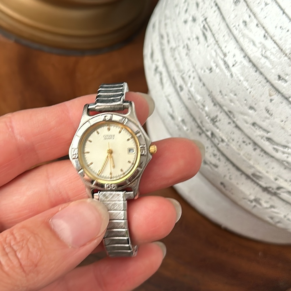 Vintage Citizen Watch Stretchy Silver Band